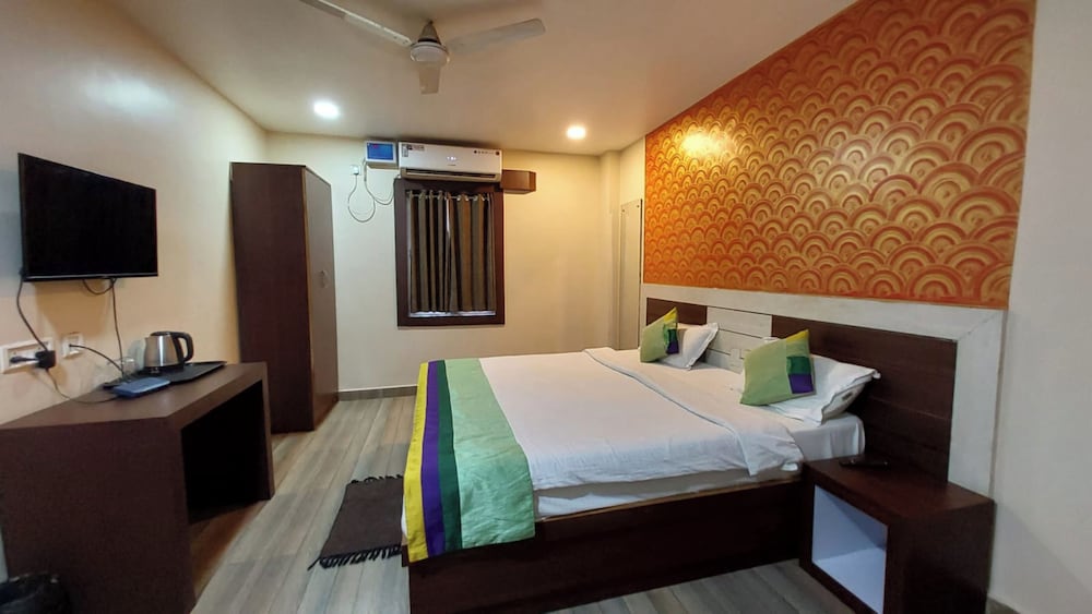 Superior Double Room, City View