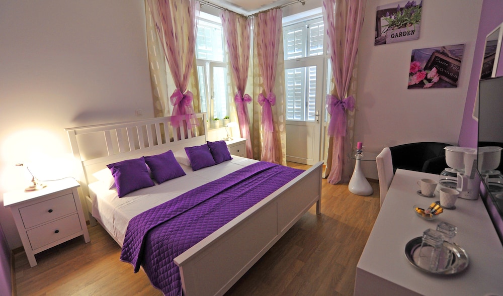 Deluxe Double Room, Balcony, City View photo 2