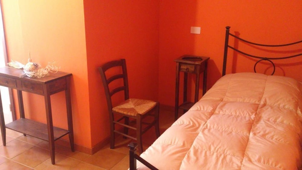 Single Room photo 3