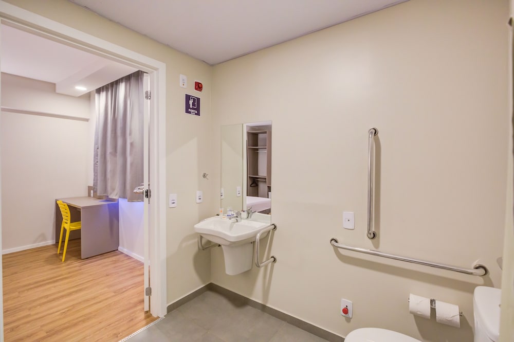 Standard Room, 1 Double Bed, Accessible - Photo 5