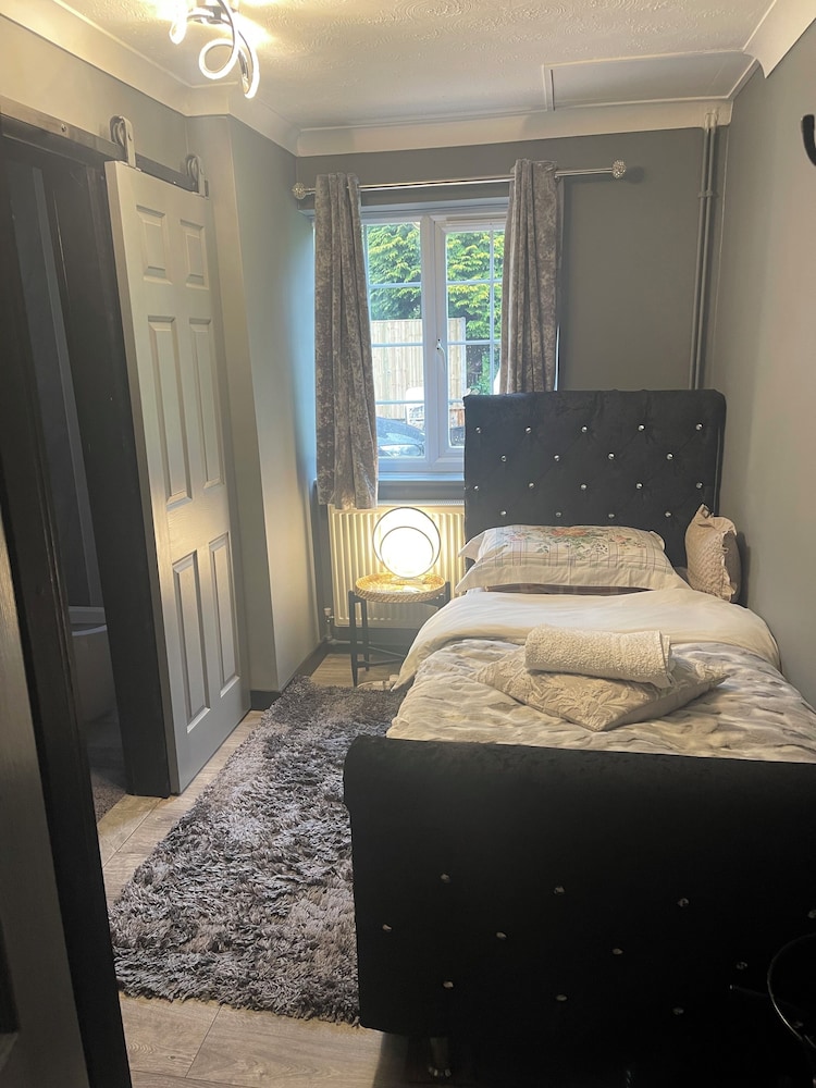 Comfort Single Room, Private Bathroom photo 1