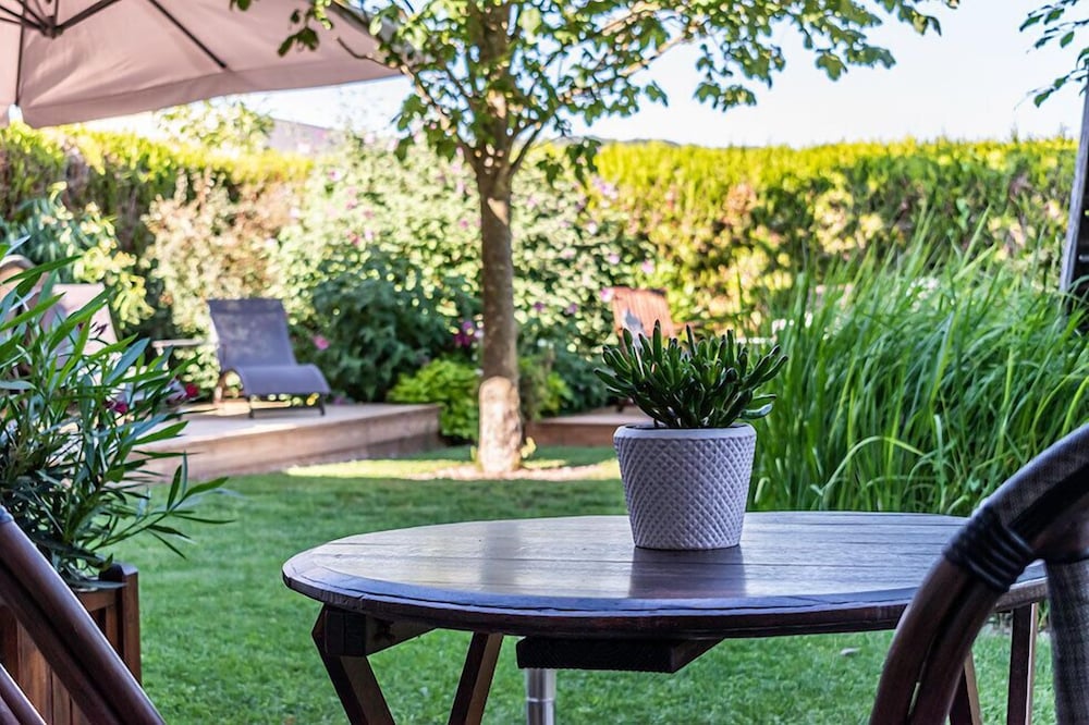 Double Or Twin Room, Ensuite, Garden View (Les Loges) photo 3