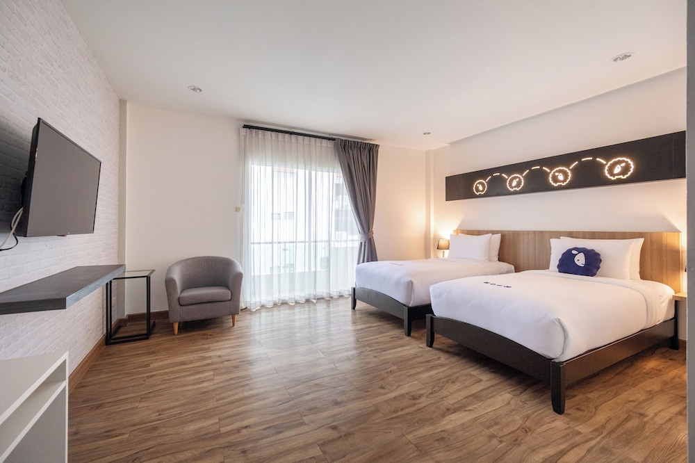 Standard Twin Room - Photo 4