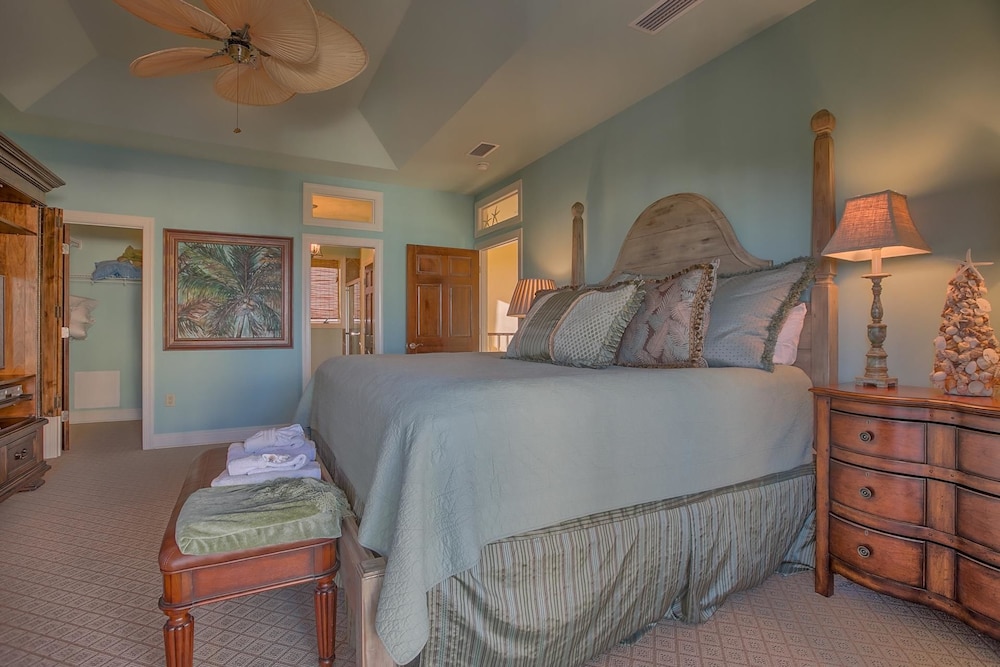 Apartment, 4 Bedrooms, Sea Facing photo 2