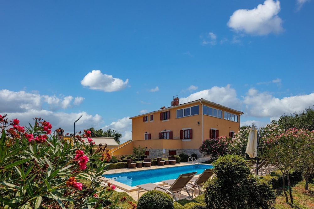 Villa, Accessible