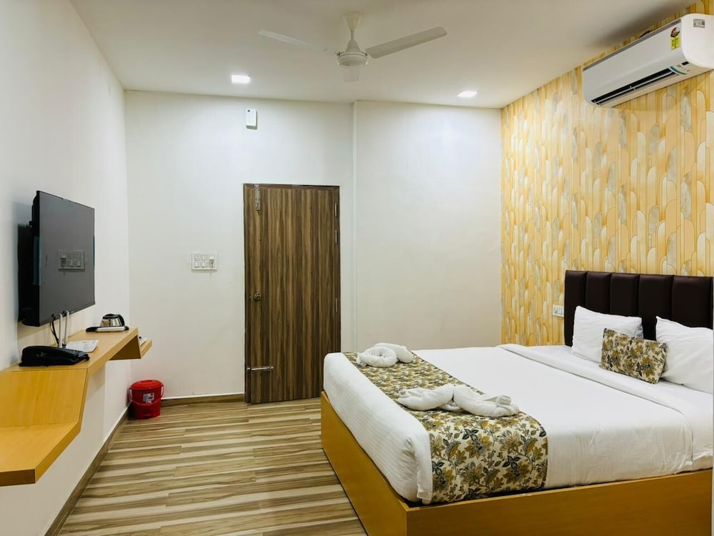 Superior Double Room, City View