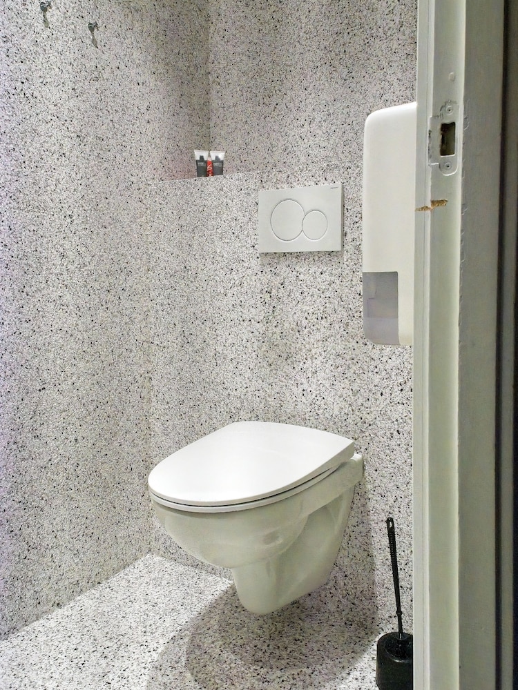 Economy Room (Motel) - Photo 18