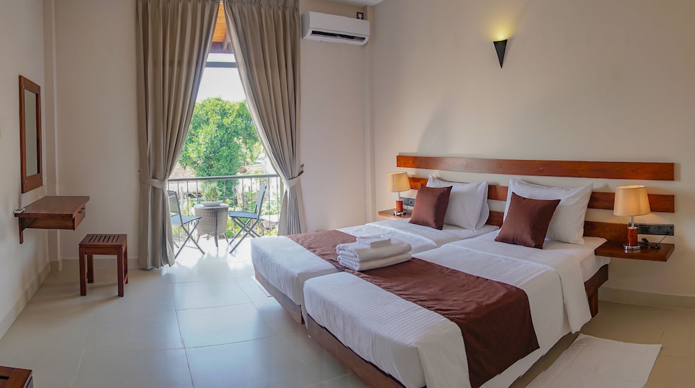 Deluxe Room, Canal View - Photo 2