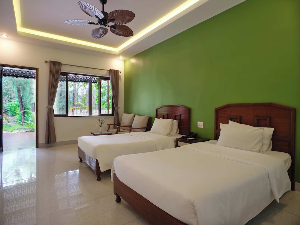 Room, Pool View photo 2