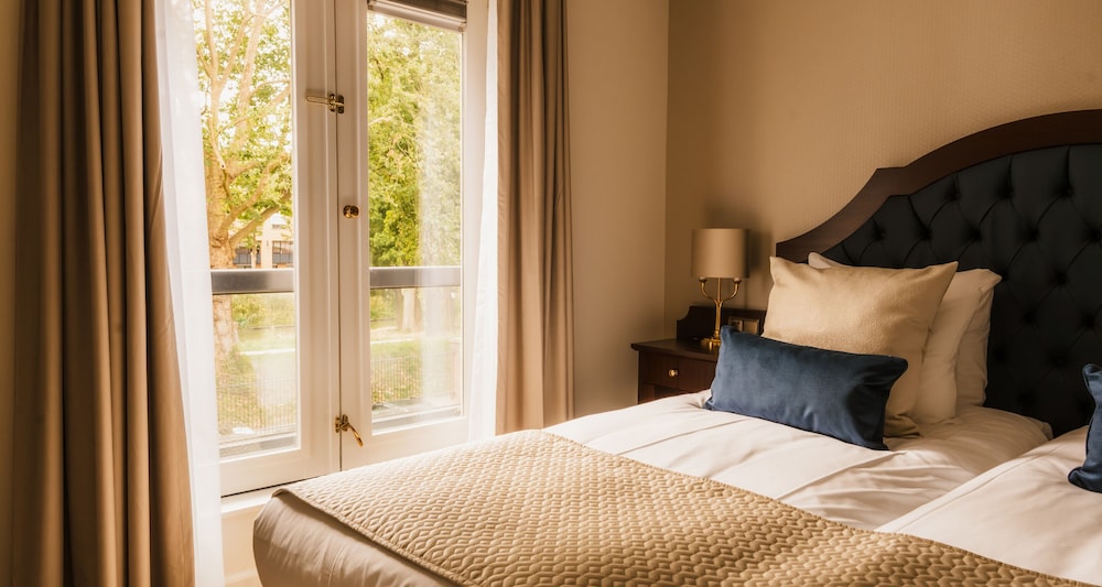 Executive Suite, 2 Double Beds, Non Smoking, Garden View