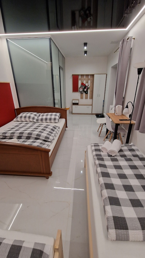Classic Quadruple Room photo 3