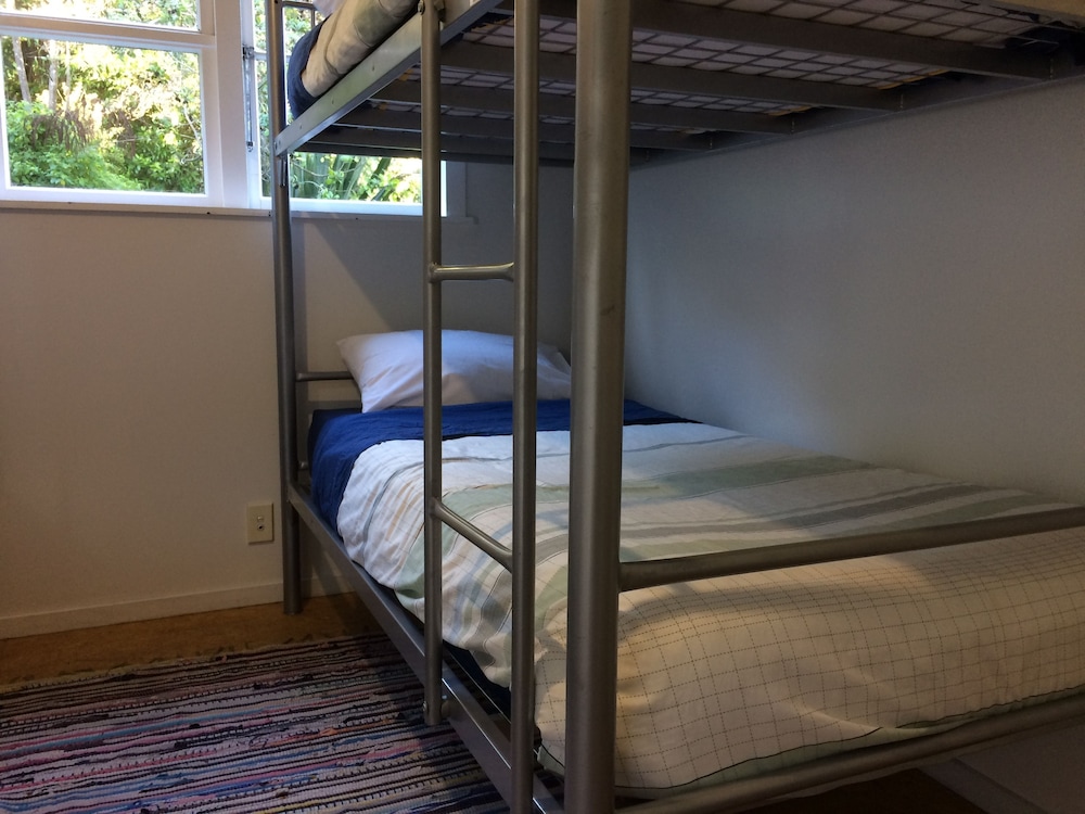 1 Bed in 4 Bed Female Dorm photo 2