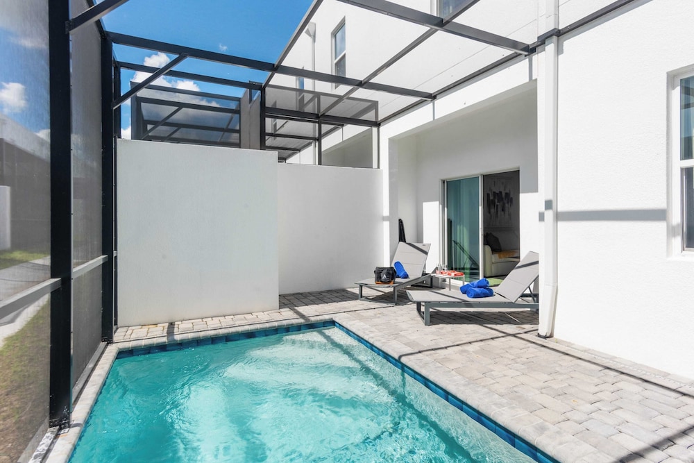 House (4 Bedrooms)