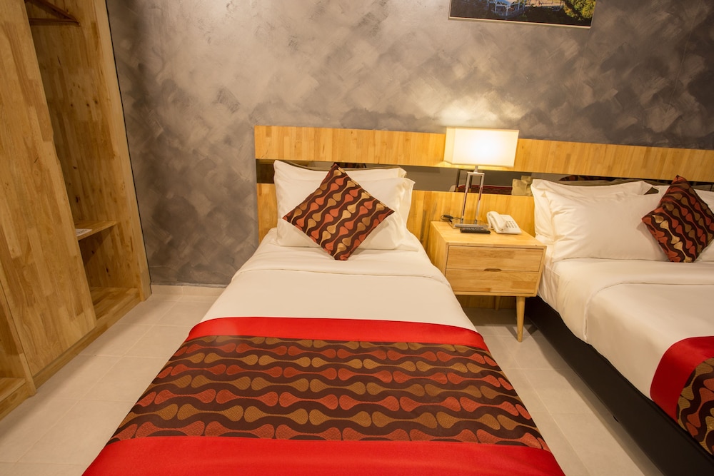 Deluxe Family Room - Photo 5