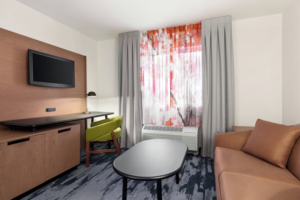 Studio Suite, 1 King Bed with Sofa bed, Non Smoking - Photo 1