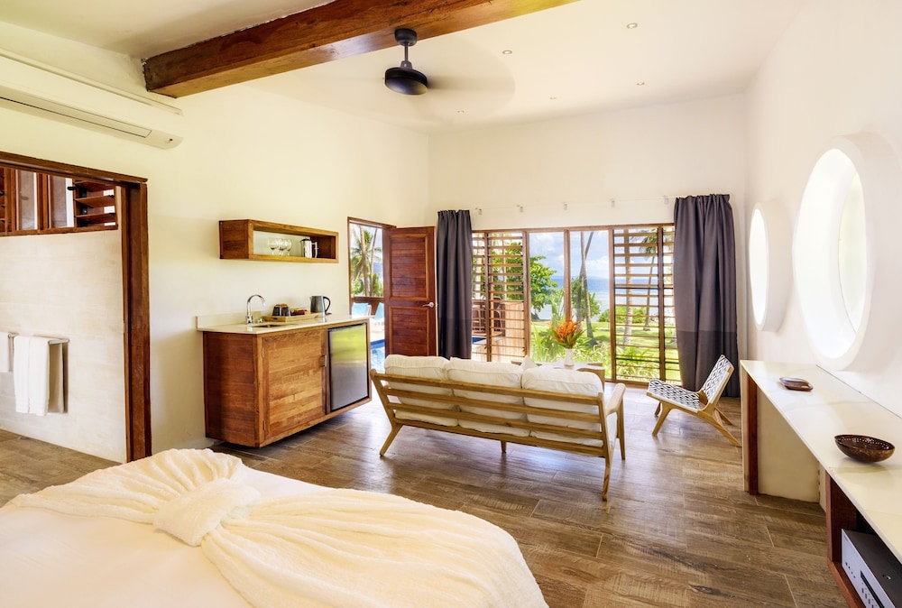 Two Bedroom Royal Retreat photo 3