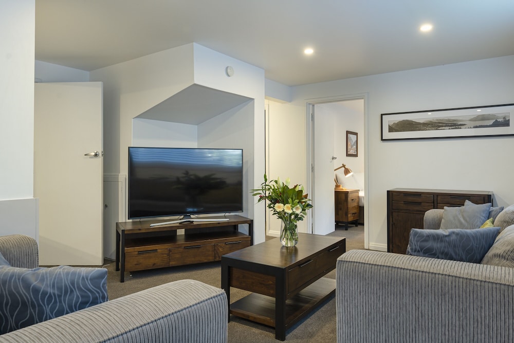 Large Two Bedroom Family Apartment photo 3
