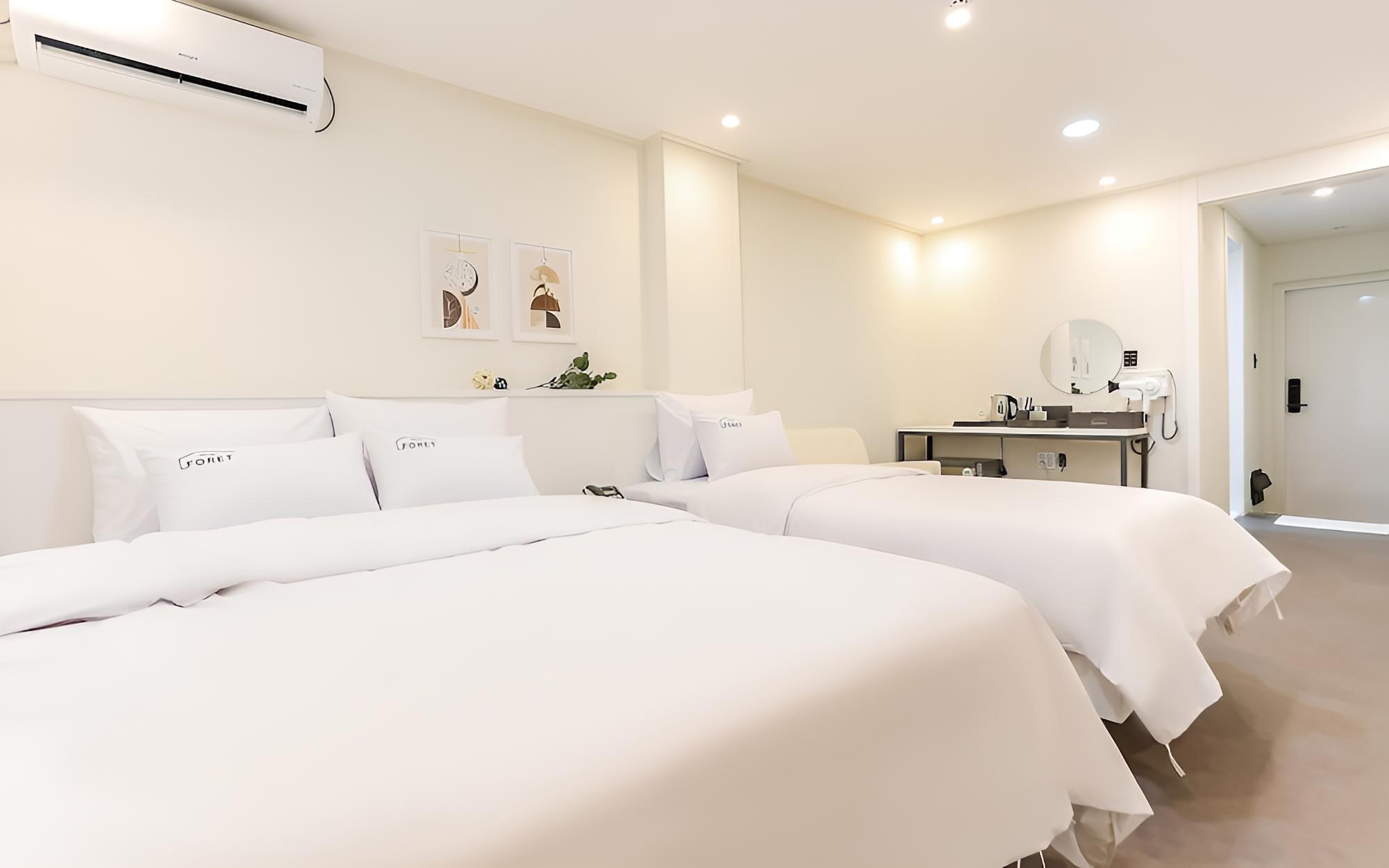 Room (Triple (3 people/air purifier/persona) - Photo 4