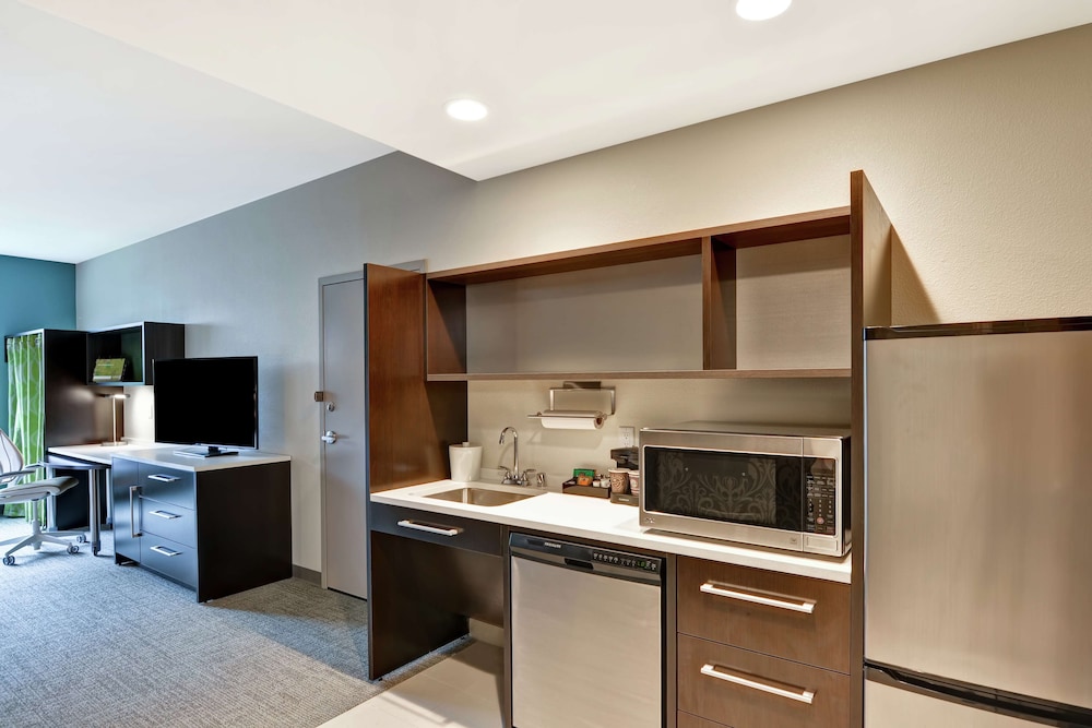 Studio, 1 King Bed, Accessible, Bathtub