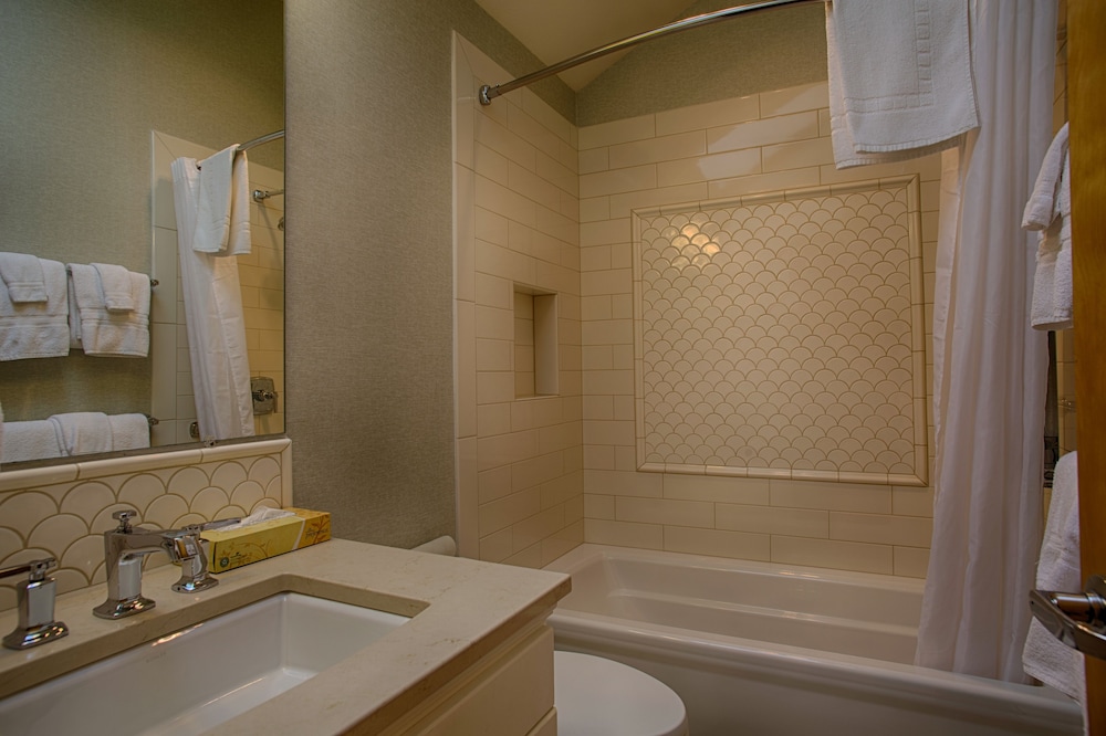 Southwind - Ocean View King Studio - Fireplace, Kitchenette, Deck photo 3
