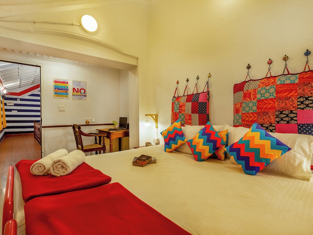 Deluxe Double AC Room With Ensuite Bathroom photo 3