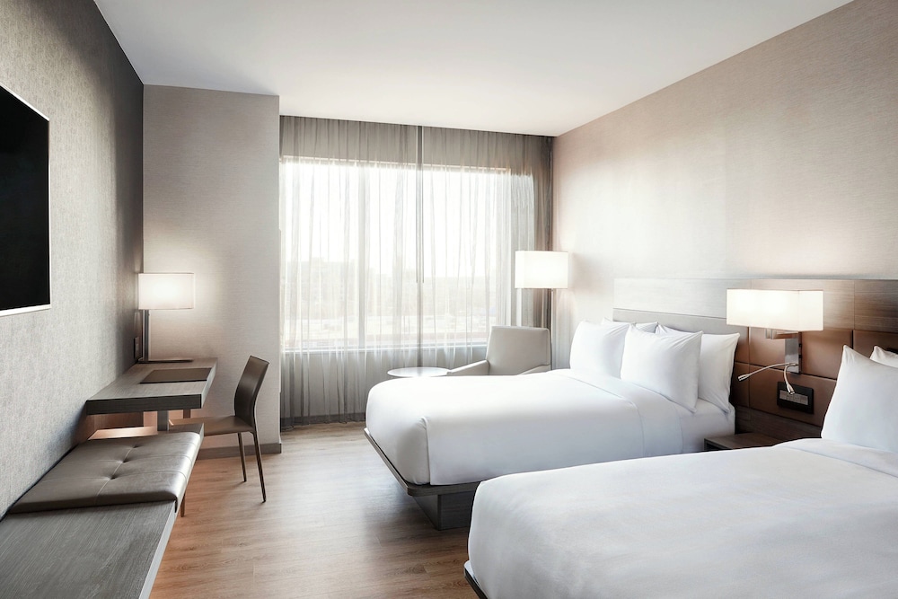 Room, 2 Double Beds (Hearing Accessible) photo 2