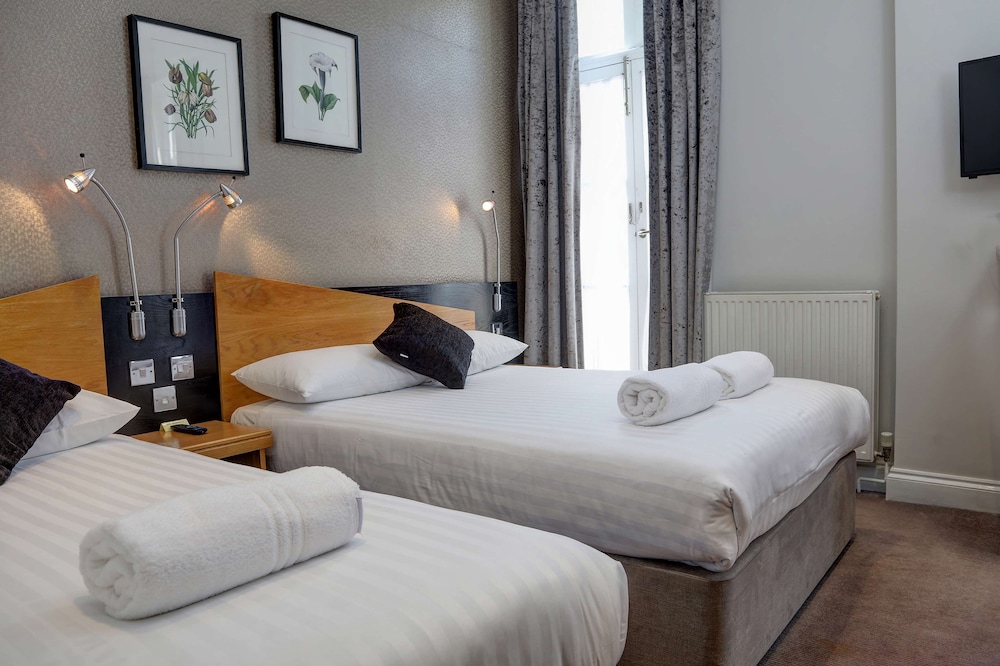 Standard Room, Multiple Beds, Non Smoking photo 1