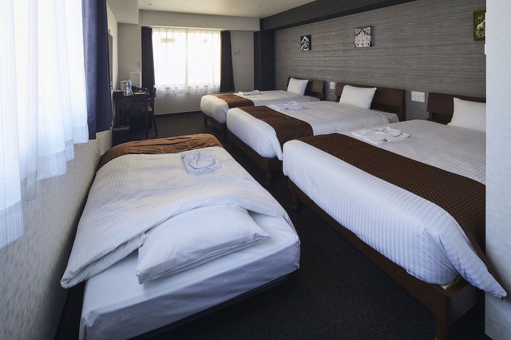 Basic Quadruple Room - Photo 1