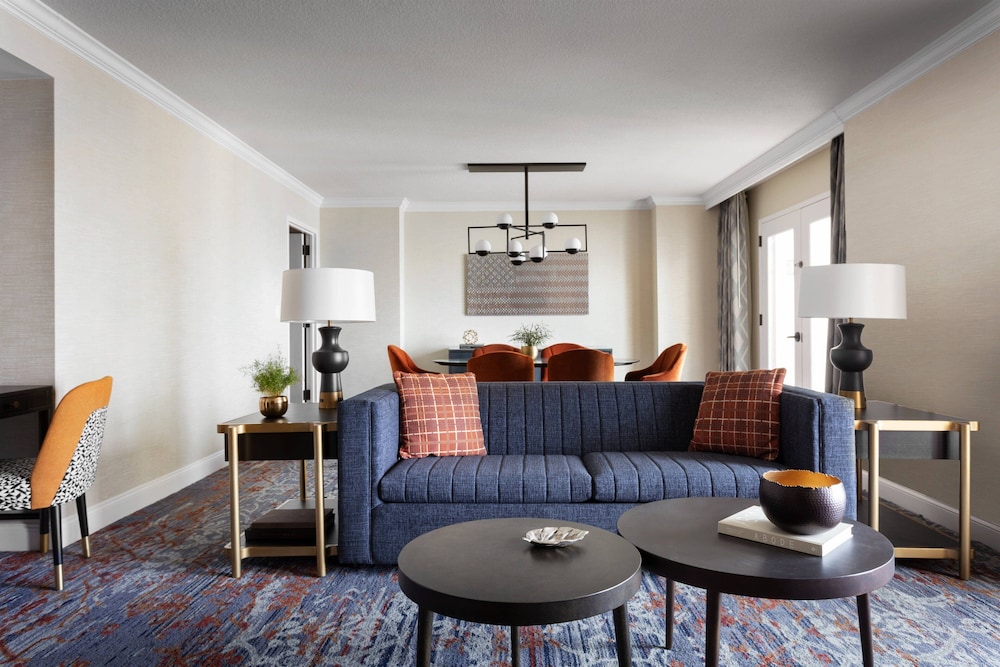 Suite, 1 Bedroom - Photo 6