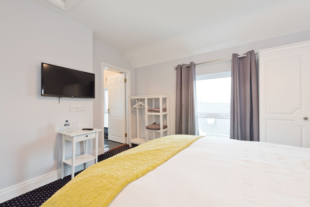 Double Ensuite - Room 8 photo 2