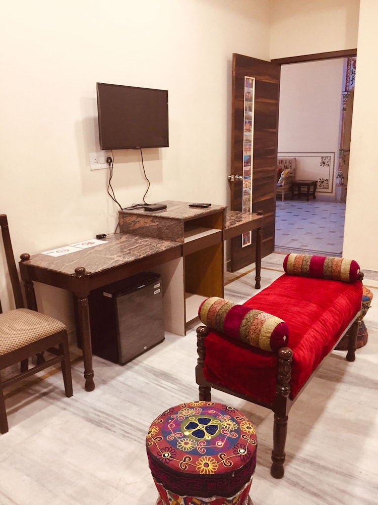 Deluxe Double or Twin Room - Photo 6