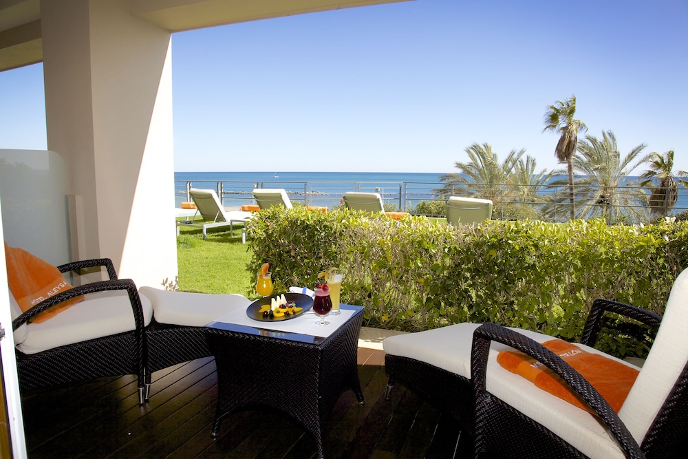 Superior Triple Room, Sea View - Photo 5