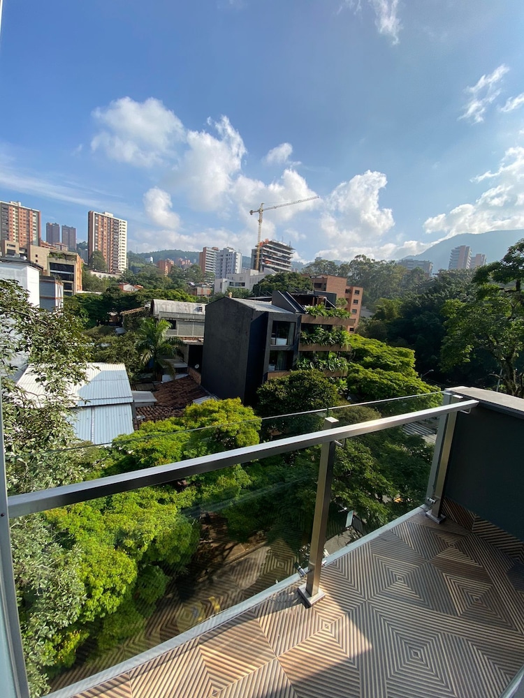 Room with balcony - Photo 3
