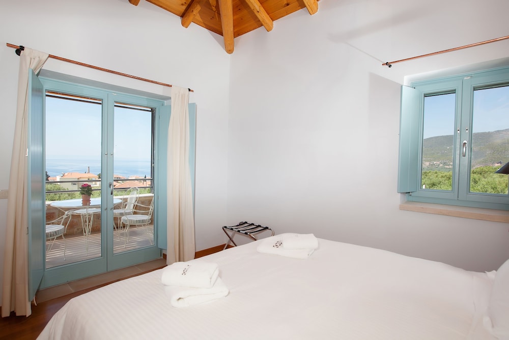 Basic Suite, 1 Bedroom, Beach View, Oceanfront photo 2