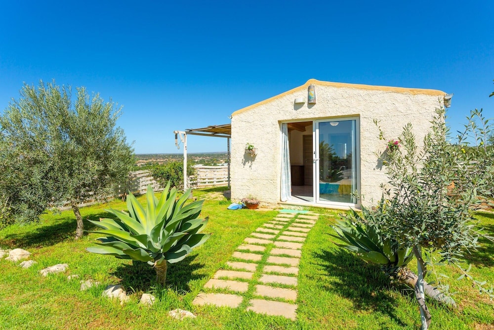 Villa photo 2