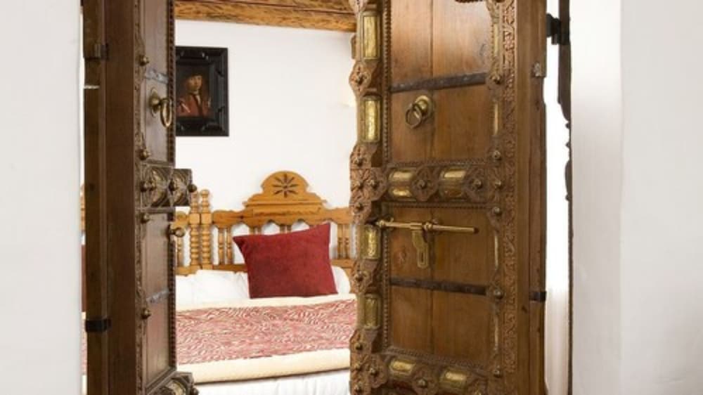 Suite, Balcony
