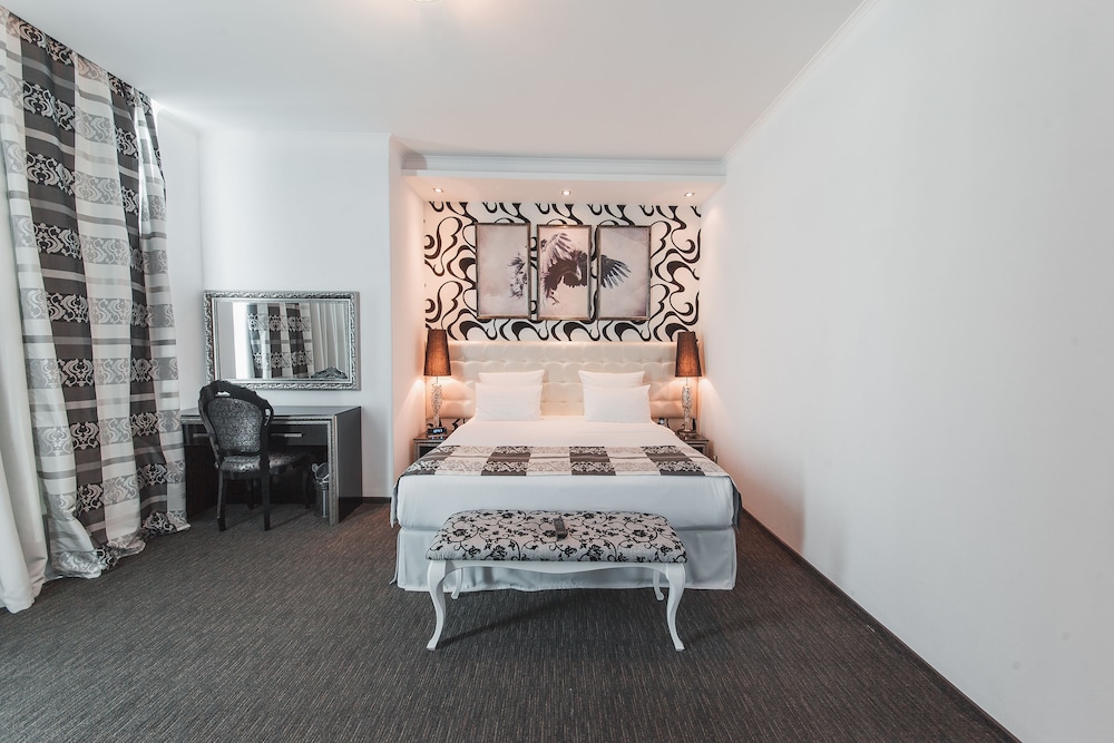 Business Suite photo 1