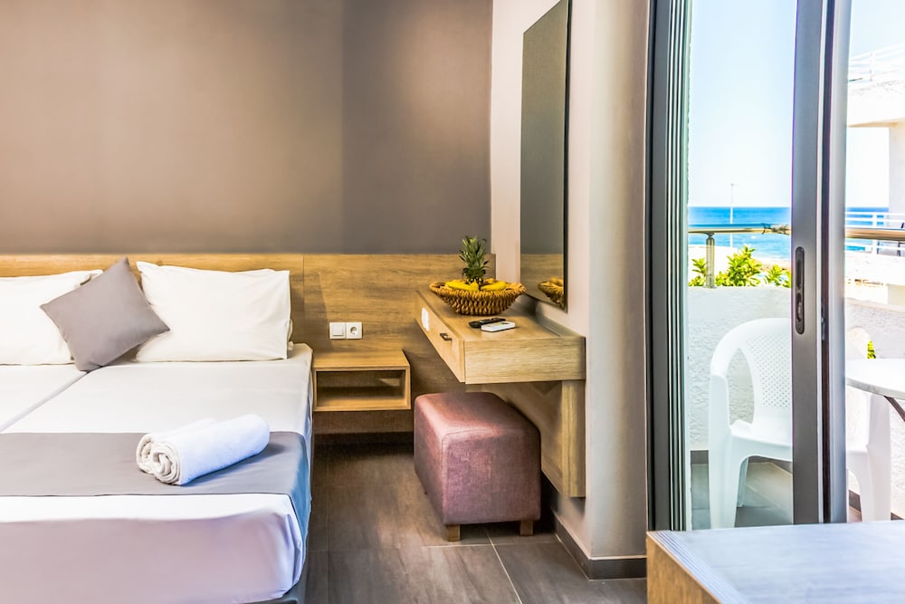 Standard Twin Room, Sea View photo 3