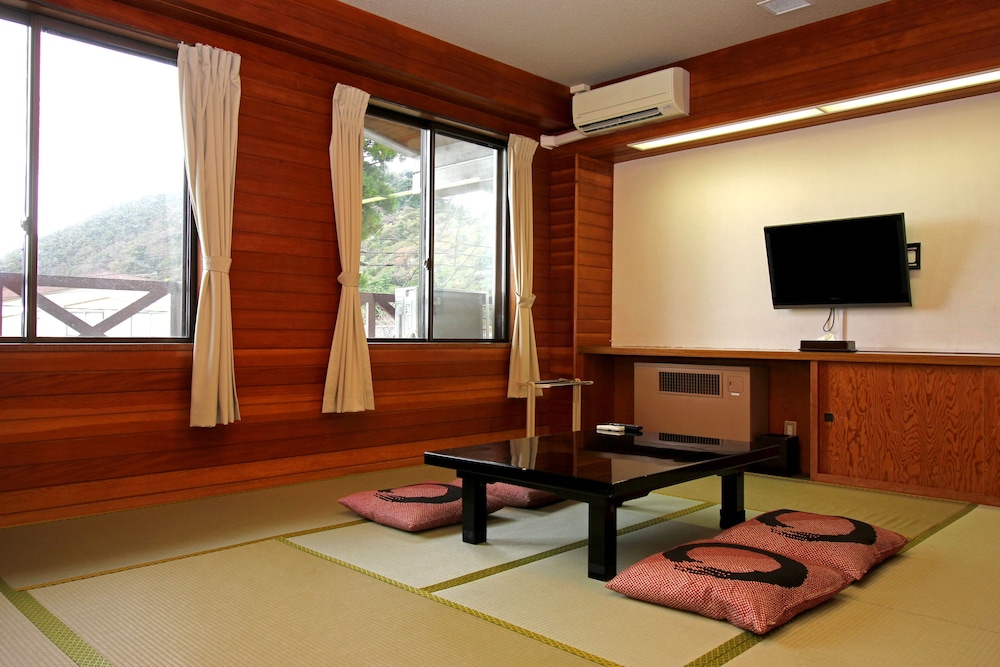 Japanese Style Room For 1-5 People