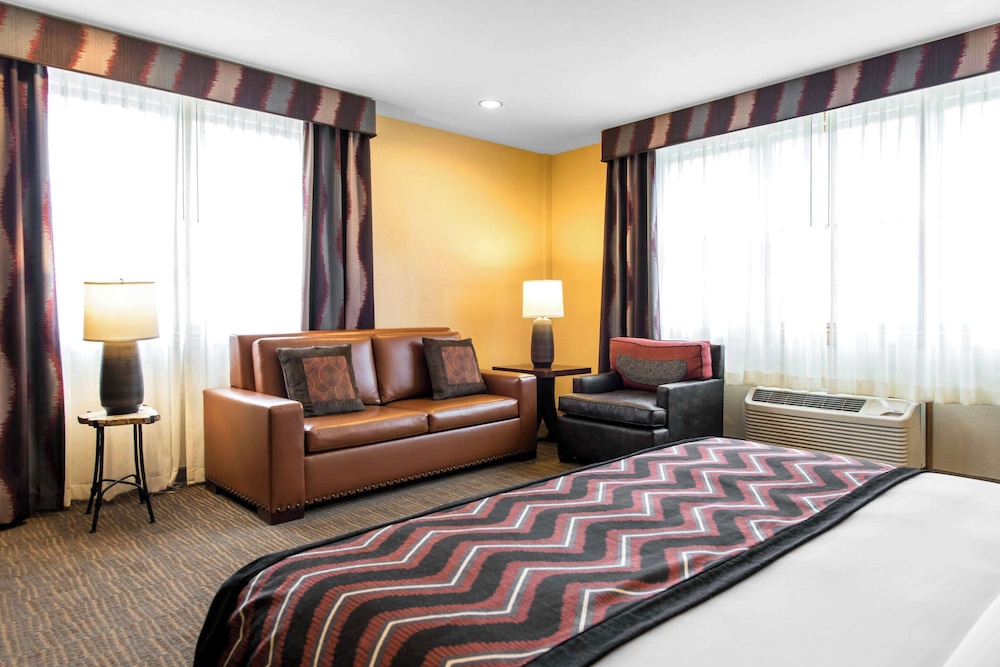 2 Queen Beds, Executive Room, Mountain View photo 1