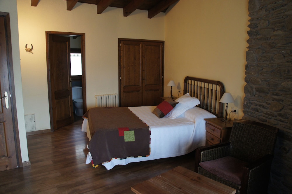 Suite, 1 Queen Bed photo 3