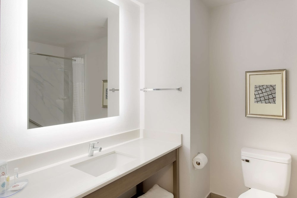 Suite, 2 Queen Beds, Non Smoking photo 2