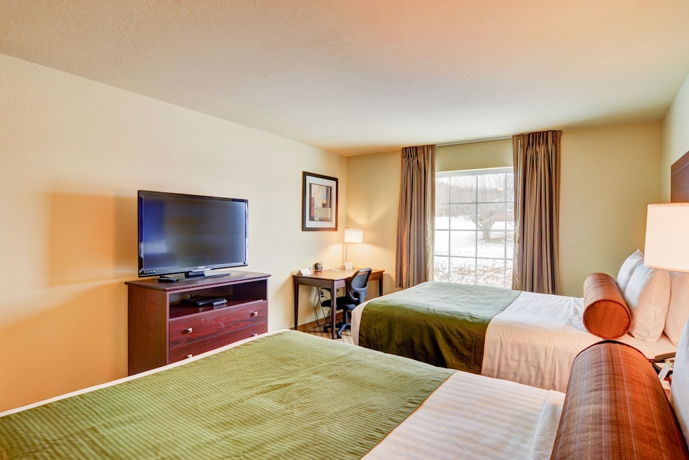 Accessible Two Queen Guestroom with Audible/Visual Alert photo 3
