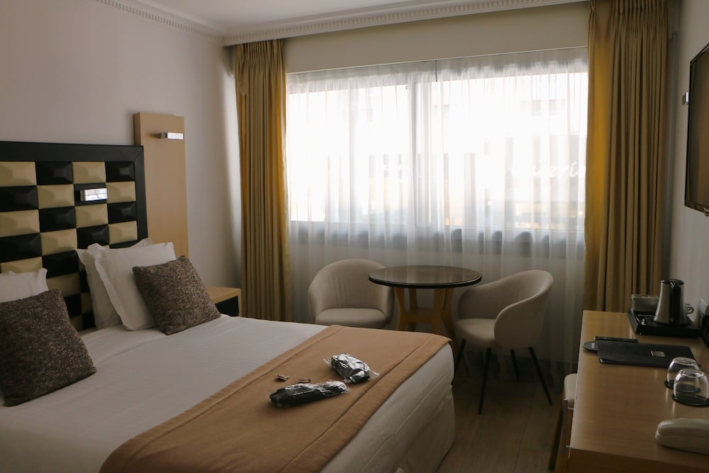 Classic Room, City View