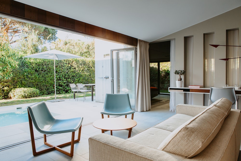 Luxury Villa, 2 Bedrooms photo 3