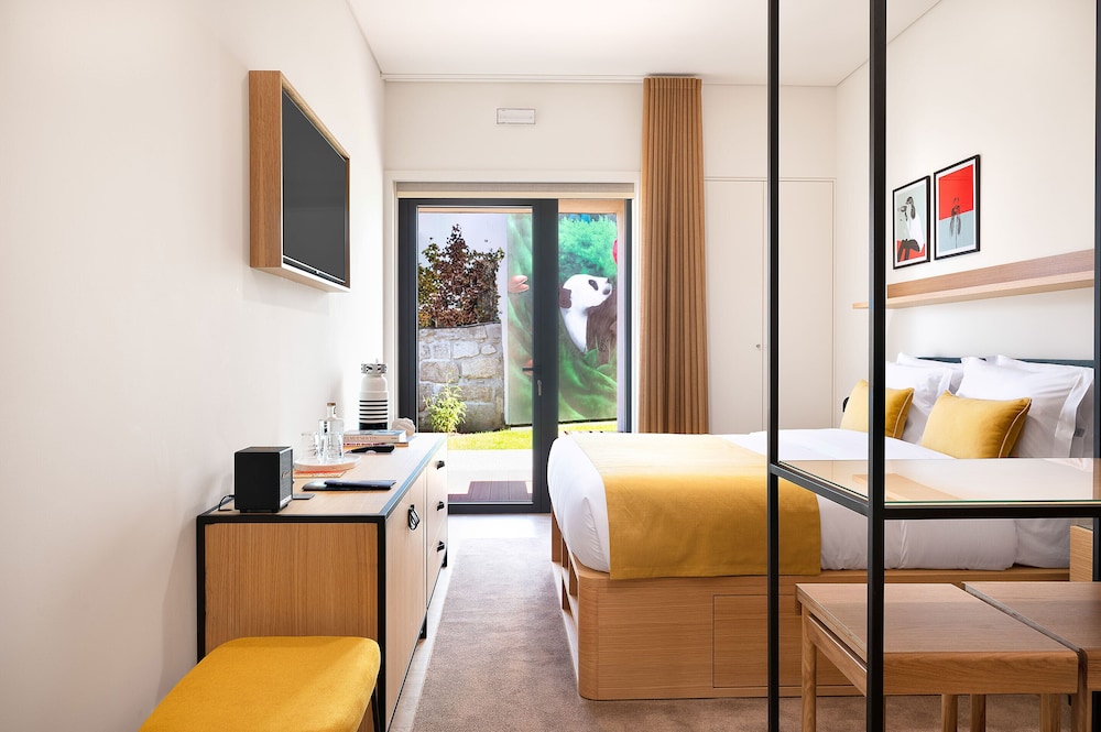 Premium Double Room, Balcony, Garden View