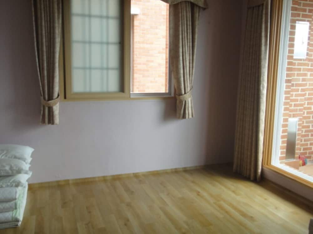 Traditional Room - Photo 2