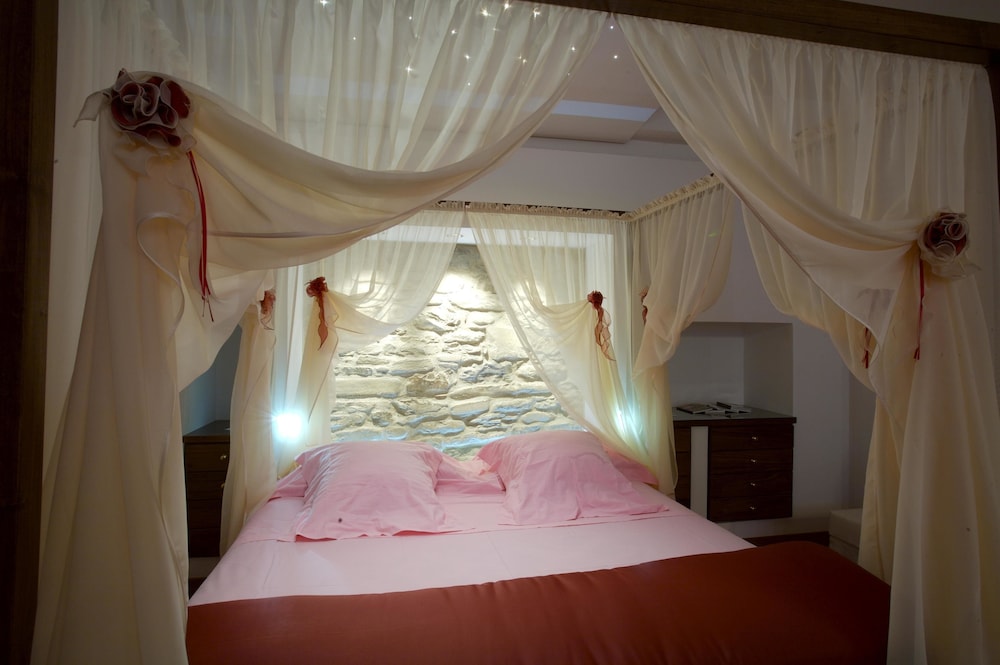 Junior Double Room, Jetted Tub photo 2