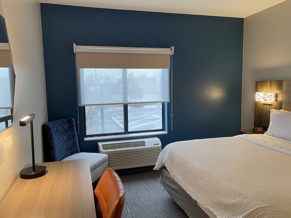 Suite, 2 Queen Beds - Photo 11