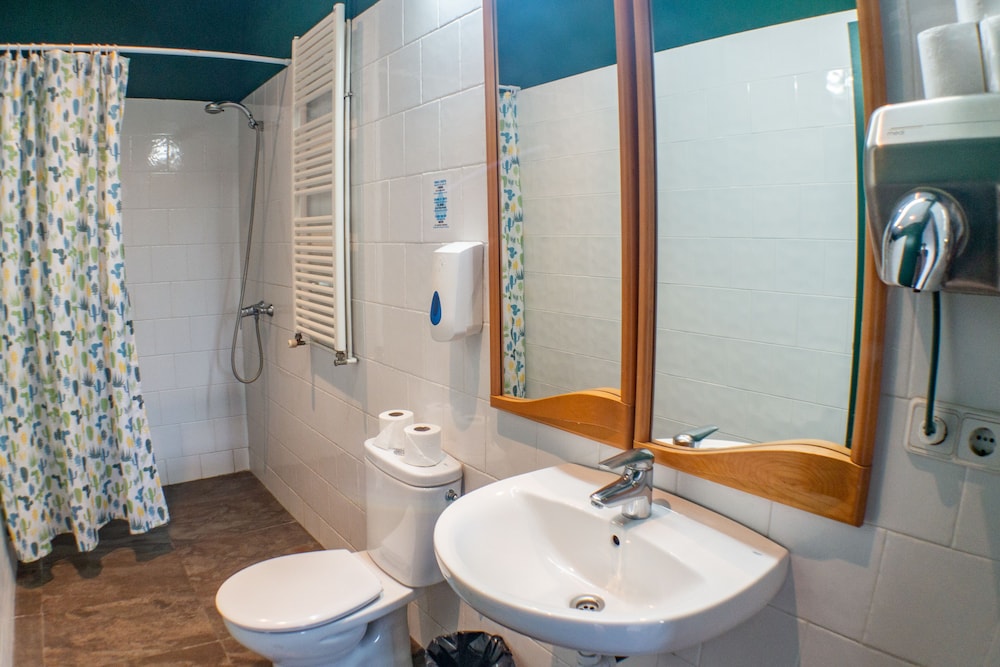 Quadruple Room, Private Bathroom photo 3